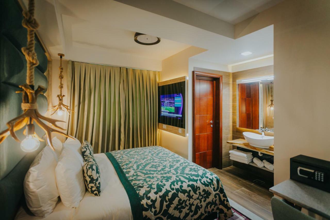 Hotel Lostrita - Pastravarie, & 4*